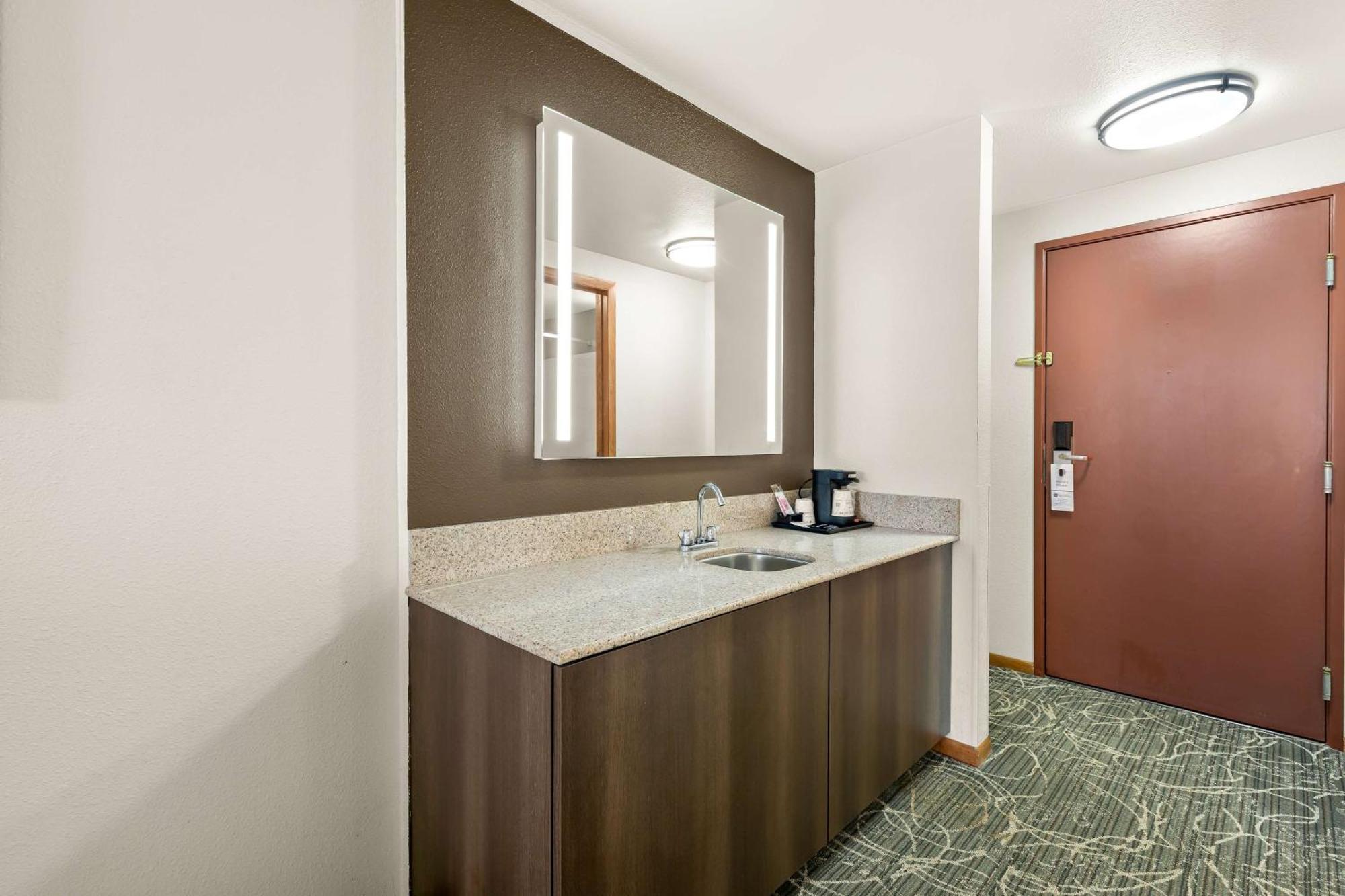 Hotel Western West Towne Madison