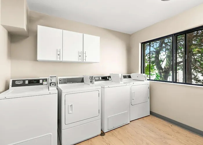 Best Western West Towne Suites